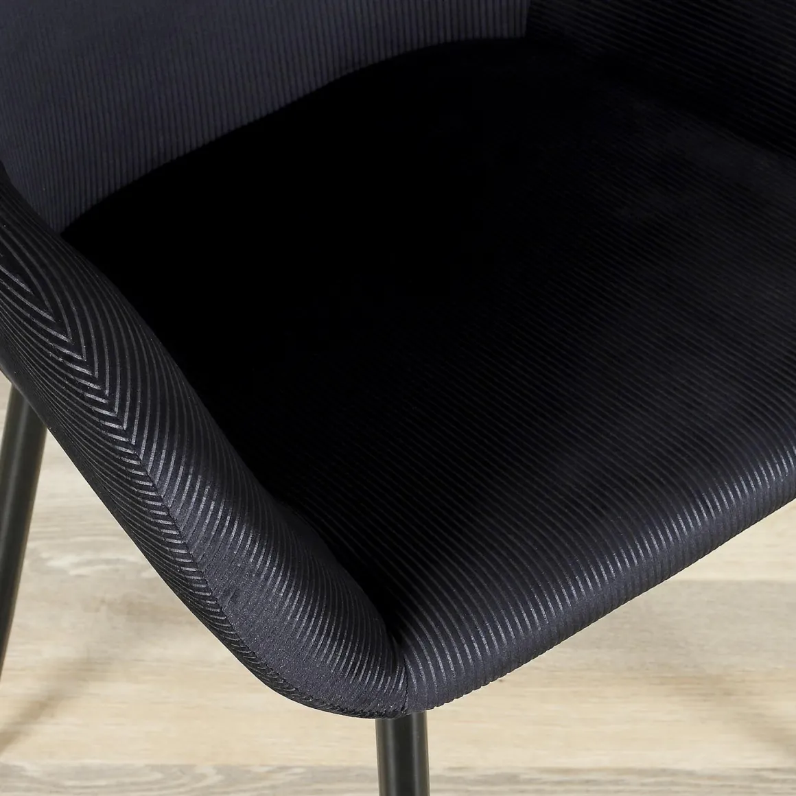 La Chaise Longue Mobilier-FAUTEUIL GIULIA NOIR VELOURS COTELE - Lot de 2